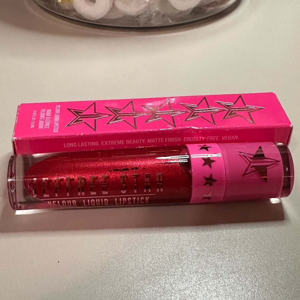 Jeffree Star Poinsettia Velour Liquid Lipstick - Shimmering Red - Picture 3 of 4